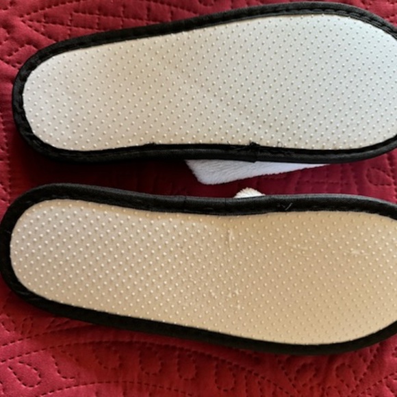 Luxury slippers Large, NEW, with crowns on them, with stripe NEW - Picture 3 of 4